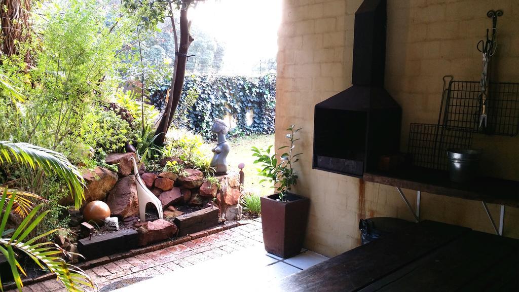 Hornbill House Self Catering Accommodation Hermanus Esterno foto