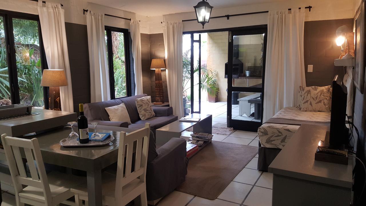 Hornbill House Self Catering Accommodation Hermanus Esterno foto
